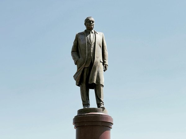 Comment organiser une expédition de parapente dans les Alpes suisses : sites et saisons ?